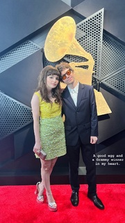 Lauren Mayberry feet photo thumbnail