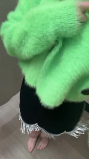 Lauren Mayberry feet photo thumbnail