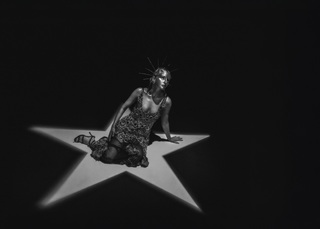 Lauren Mayberry feet photo thumbnail