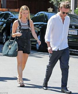 Lauren Parsekian feet photo 6