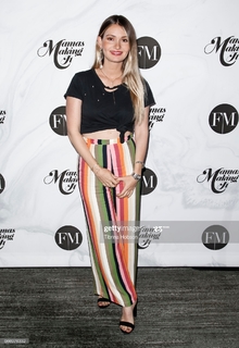 Lauren Parsekian feet photo 11