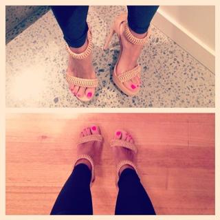 Lauren Phillips feet photo 15