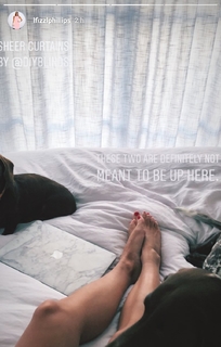 Lauren Phillips feet photo 5