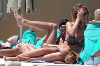 Lauren Pope feet photo thumbnail