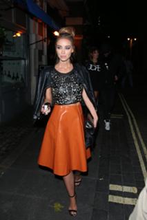 Lauren Pope feet photo thumbnail