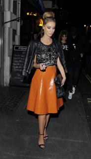 Lauren Pope feet photo thumbnail