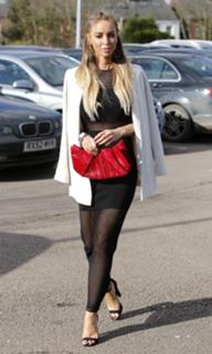 Lauren Pope feet photo thumbnail