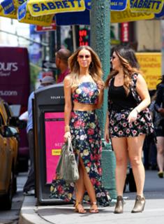 Lauren Pope feet photo thumbnail