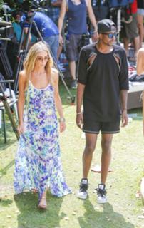 Lauren Pope feet photo thumbnail