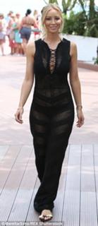 Lauren Pope feet photo thumbnail