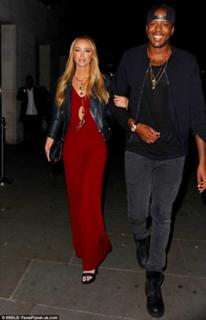 Lauren Pope feet photo thumbnail