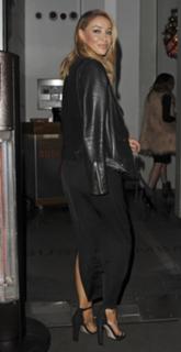 Lauren Pope feet photo thumbnail