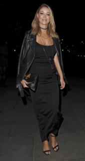 Lauren Pope feet photo thumbnail