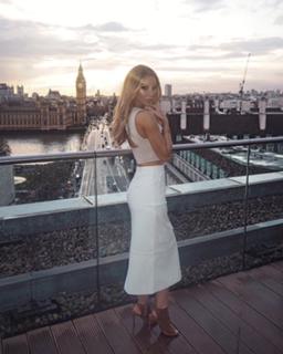 Lauren Pope feet photo thumbnail