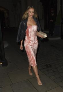 Lauren Pope feet photo thumbnail