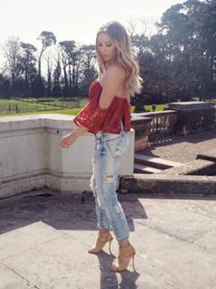 Lauren Pope feet photo thumbnail