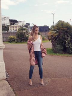 Lauren Pope feet photo thumbnail