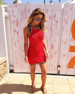 Lauren Pope feet photo thumbnail