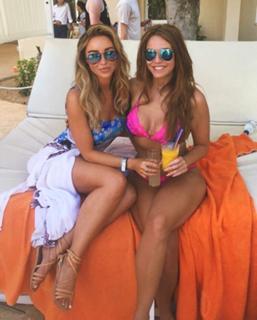 Lauren Pope feet photo thumbnail