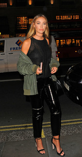 Lauren Pope feet photo thumbnail