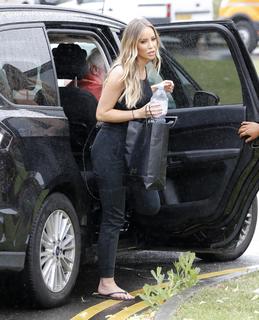 Lauren Pope feet photo thumbnail