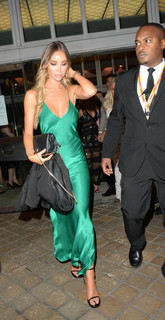 Lauren Pope feet photo thumbnail