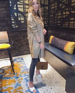 Lauren Pope feet photo thumbnail