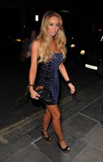 Lauren Pope feet photo thumbnail
