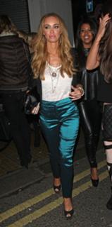 Lauren Pope feet photo thumbnail