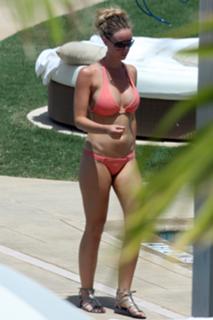 Lauren Pope feet photo thumbnail