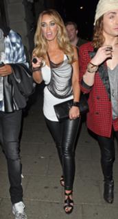 Lauren Pope feet photo thumbnail