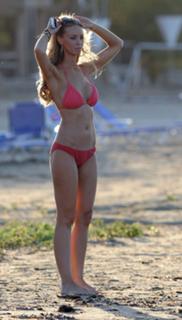 Lauren Pope feet photo thumbnail