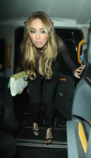 Lauren Pope feet photo thumbnail