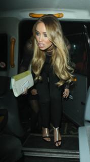 Lauren Pope feet photo thumbnail