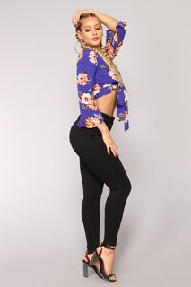 Lauren R. Wood feet photo thumbnail