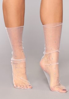Lauren R. Wood feet photo thumbnail