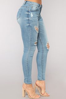 Lauren R. Wood feet photo thumbnail