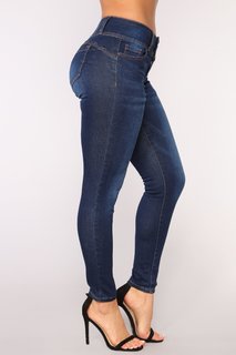 Lauren R. Wood feet photo thumbnail