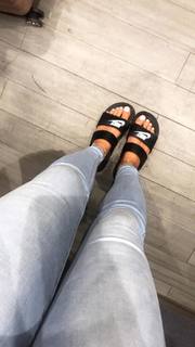 Lauren R. Wood feet photo thumbnail