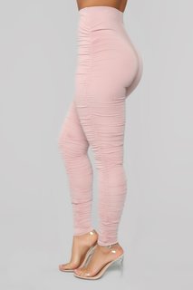 Lauren R. Wood feet photo thumbnail