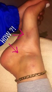 Lauren R. Wood feet photo thumbnail