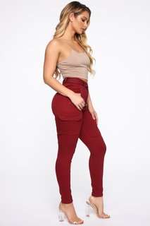 Lauren R. Wood feet photo thumbnail