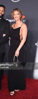 Lauren R. Wood feet photo thumbnail