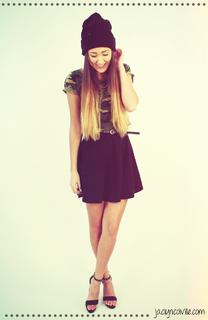 Lauren Riihimaki feet photo 11
