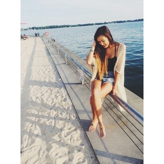 Lauren Riihimaki feet photo 13