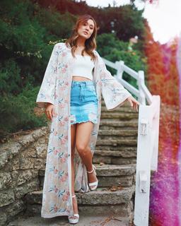 Lauren Riihimaki feet photo 6