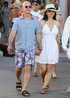 Lauren Sanchez feet photo thumbnail