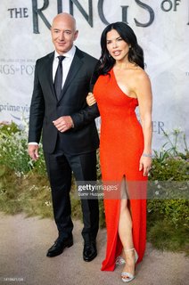 Lauren Sanchez feet photo thumbnail
