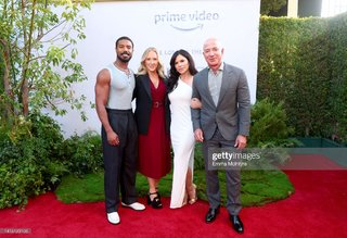 Lauren Sanchez feet photo thumbnail