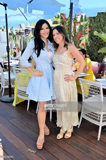 Lauren Sanchez feet photo thumbnail